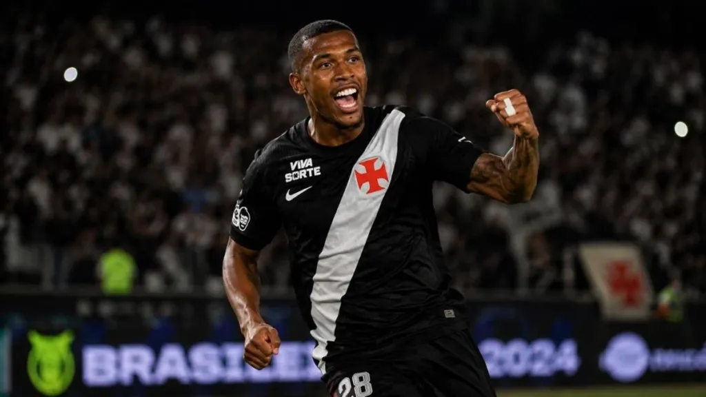 Ryan da seleção com camisa do Vasco.