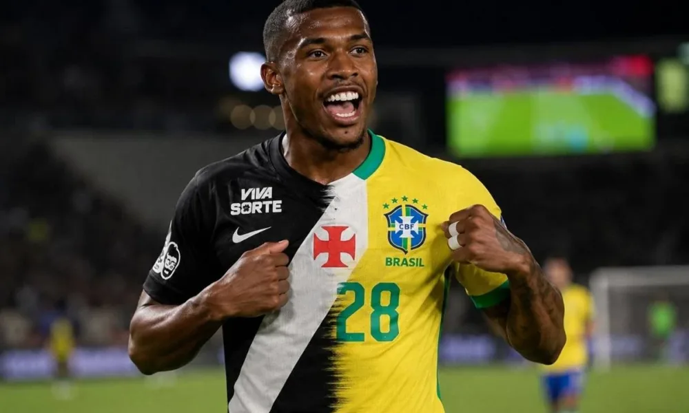 Rayan da seleção camisa Vasco e Brasil.