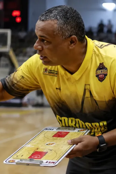 Projeto Sorocaba Basquete Transforma Vidas e Revela Talentos no Basquete Sorocaba Basquete - Treinador