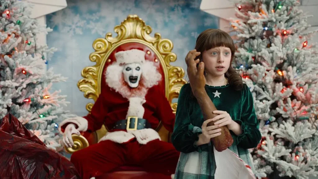 A cena mostra uma paródia do personagem Art, o Palhaço, de Terrifier, em "Todo Mundo em Pânico 6".
