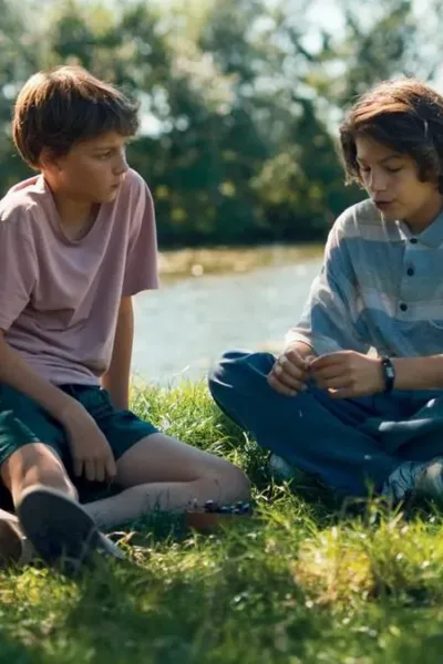 Young Hearts | Delicado, Sensível, Mas Pouco Profundo Young Hearts 2024 Filme 4