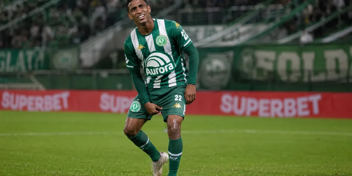 Chapecoense Confirma Lesão de Max Alves e Perde Reforço Antes da Estreia Chapecoense Max Alves 1