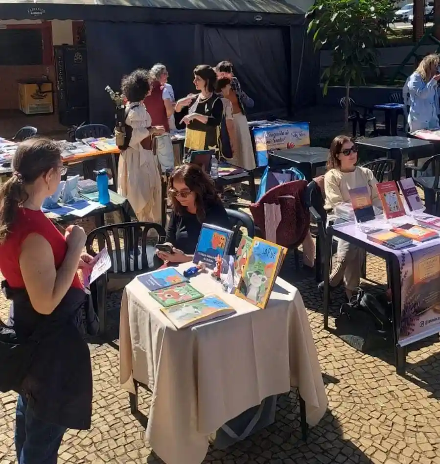 Feira do Livro e Escritores Regionais de Brotas 4