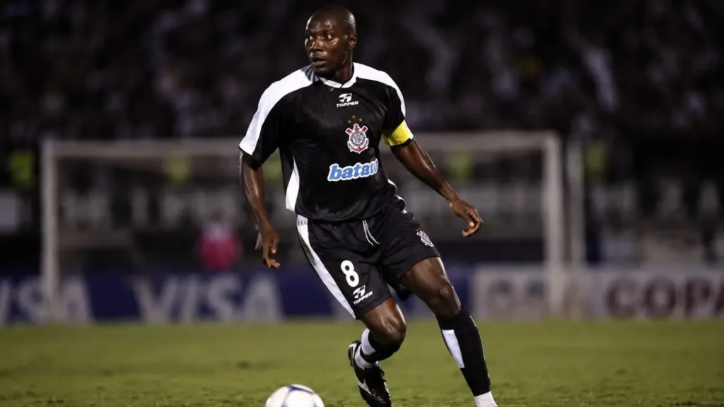 Conheça a trajetória de Freddy Rincón, capitão do Corinthians no Mundial de Clubes de 2000 e um dos maiores ídolos da história do Timão 1 Freddy Rincón Corinthians