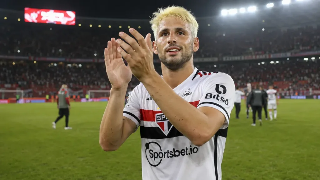 Calleri Vai Sair do São Paulo? Entenda o Impasse que Pode Encerrar a História do Atacante no Tricolor 4 Jonathan Calleri São Paulo 2