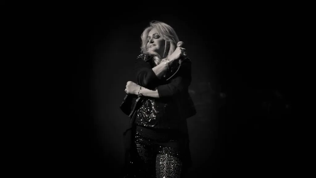 Total Eclipse of the Heart | Como o Hit Sugou os Royalties de Bonnie Tyler 1 Total Eclipse of the Heart Bonnie Tyler No palco