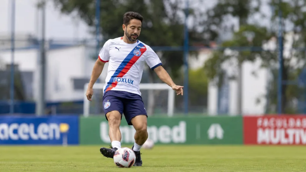 Bahia Retoma Preparação Para Enfrentar a Chapecoense 1 jogador everton do bahia treinando