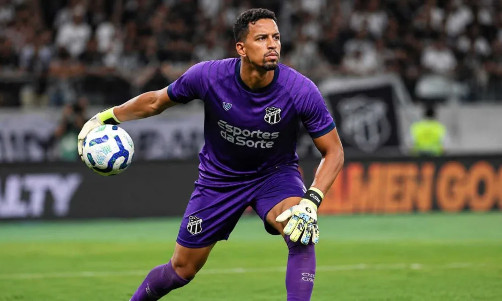 Goleiro do Ceará Matheus Nogueira