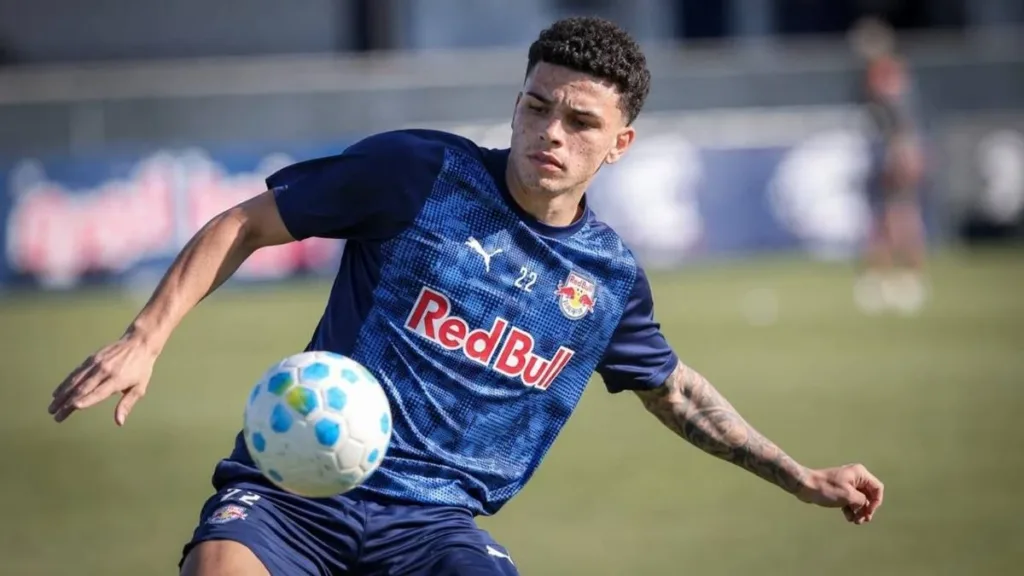 Red Bull Bragantino Movimenta o Mercado, Reforça o Elenco e Define Calendário de Julho 5 Red Bull Bragantino Gustavinho IA