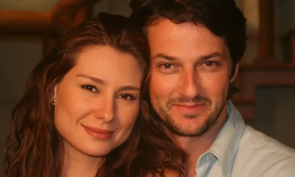 4 Novelas da Record que colocaram a Globo contra a parede nos anos 2000 - Clarice e Daniel em Prova De Amor