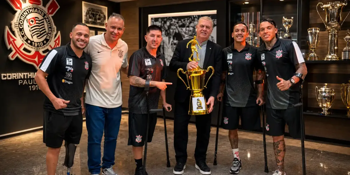Corinthians Celebra Hexacampeonato Brasileiro Do Futebol De Amputados Com Entrega De Troféu A Osmar Stabile Corinthians Futebol de Amputados