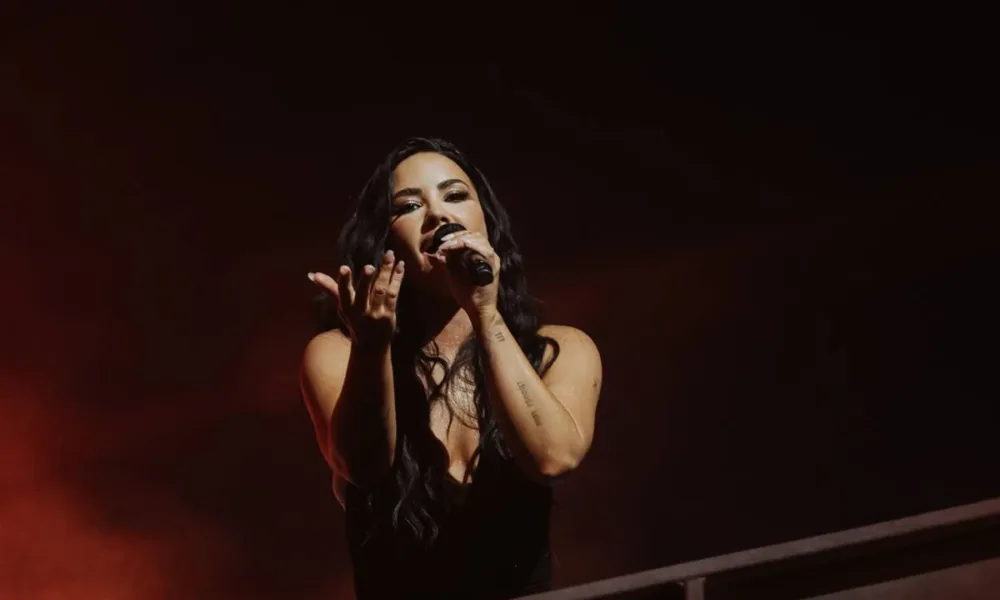 Demi Lovato Austin It's Not That Deep 1
