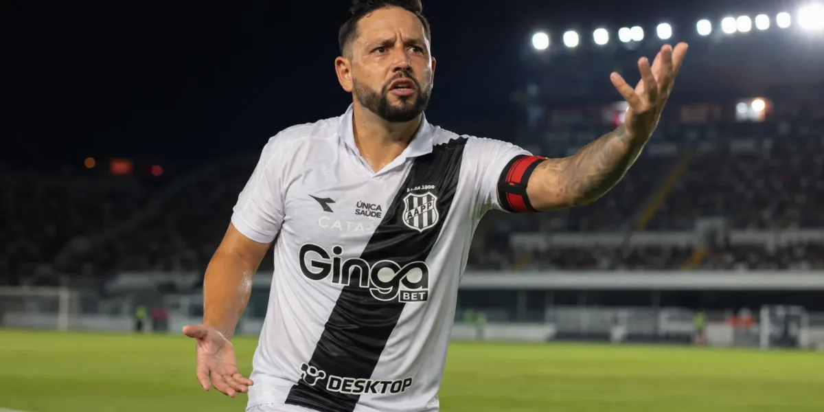 Ponte Preta Vive Tensão Com Salários Atrasados E Ameaça De Paralisação Do Elenco Elvis Ponte Preta Salário atrasado