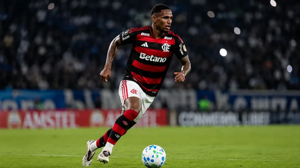 Evertton Araújo Chega A 100 Jogos Pelo Flamengo E Celebra Trajetória: “Era Improvável” 1 Evertton Araújo Flamengo 01