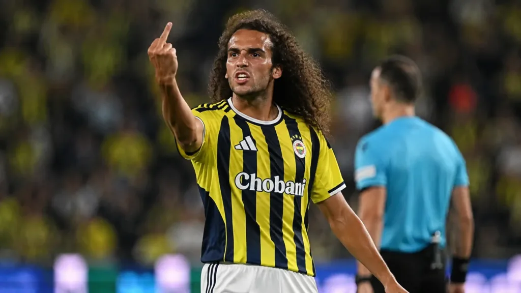 Guendouzi Provoca Torcida do Lyon e Confusão Toma Conta Após Eliminação 1 Guendouzi Provoca Torcida do Lyon e Confusão Toma Conta Após Eliminação