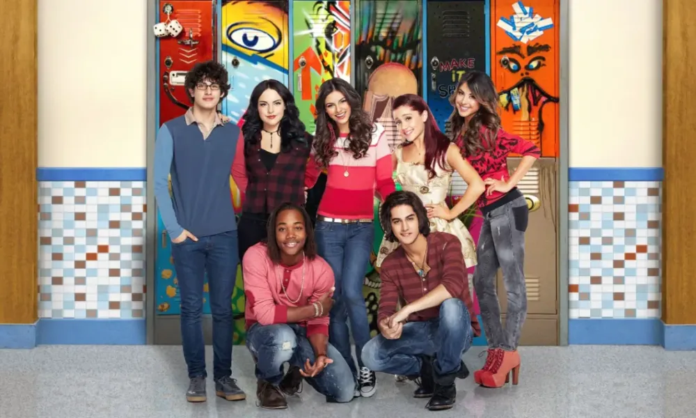 Imagem promocional do elenco de Brilhante Victória