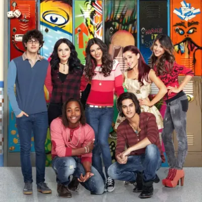 Imagem promocional do elenco de Brilhante Victória