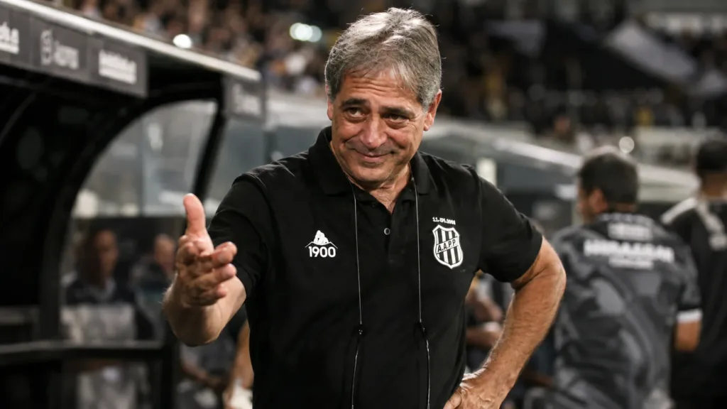 Ponte Preta Vive Tensão Com Salários Atrasados E Ameaça De Paralisação Do Elenco 2 Marco Antonio Eberlin Ponte Preta Presidente 2