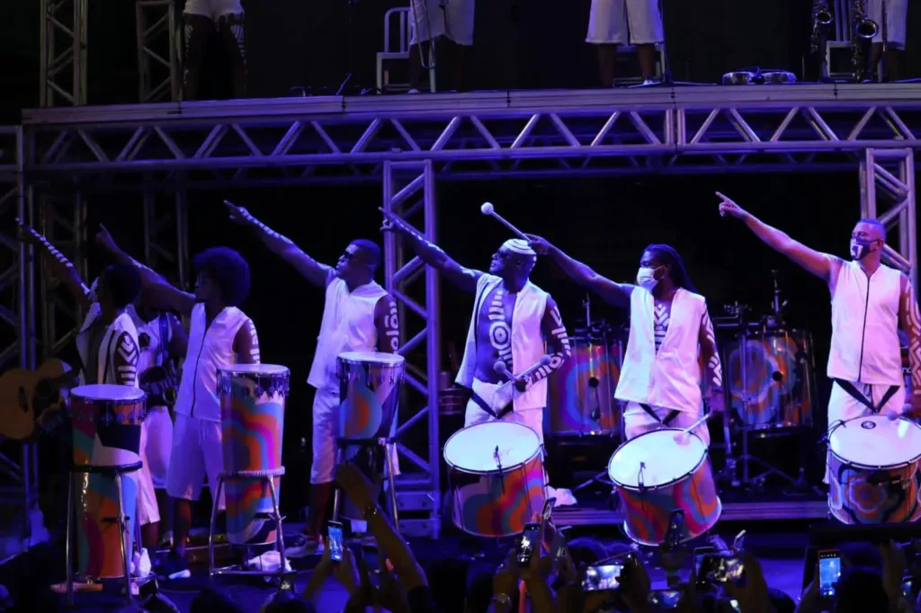 Timbalada | Do Candeal ao Rock In Rio, a História da Banda Que Transformou o Timbal 1 Timbalada