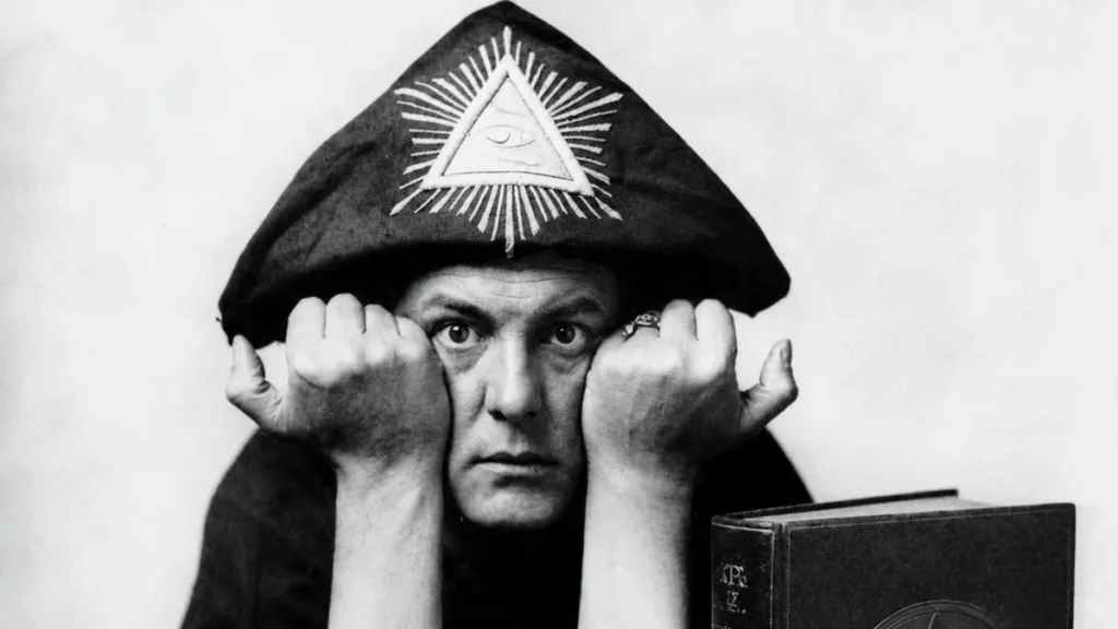 Aleister Crowley ocultista Alan Moore