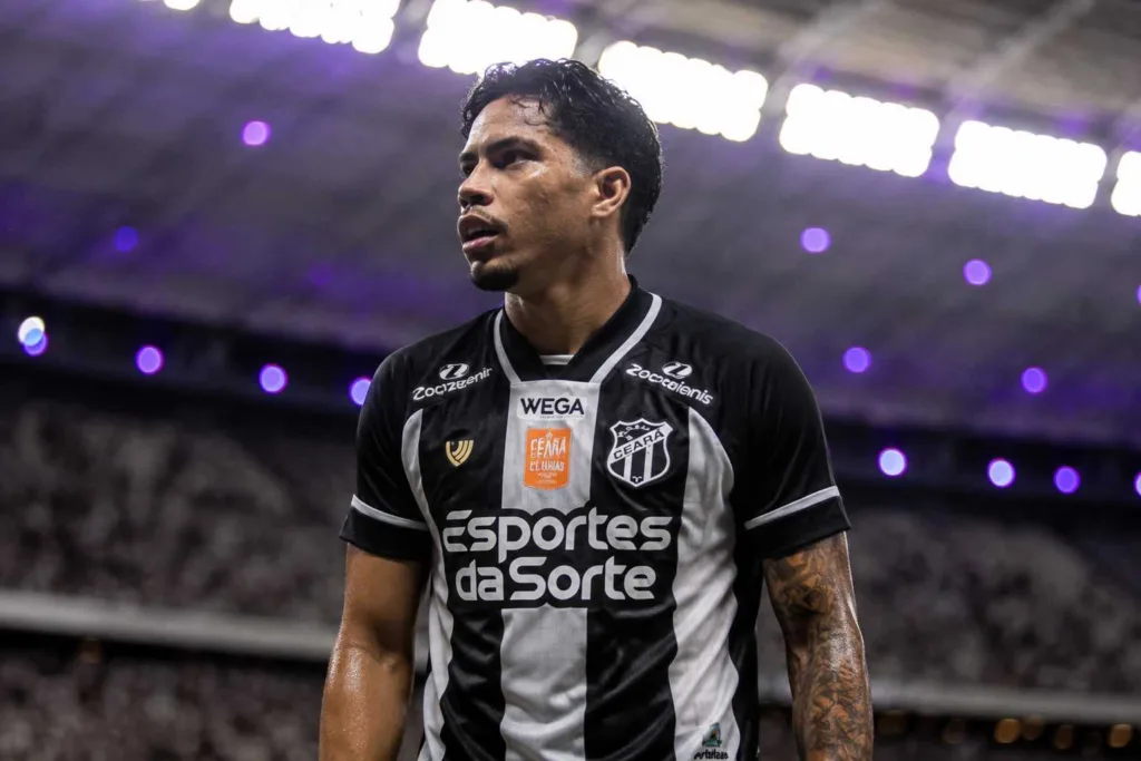 Atacante Giulio do Ceará