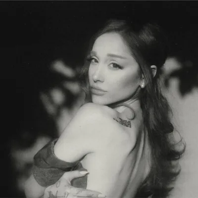 Ariana Grande Petal instagram 1