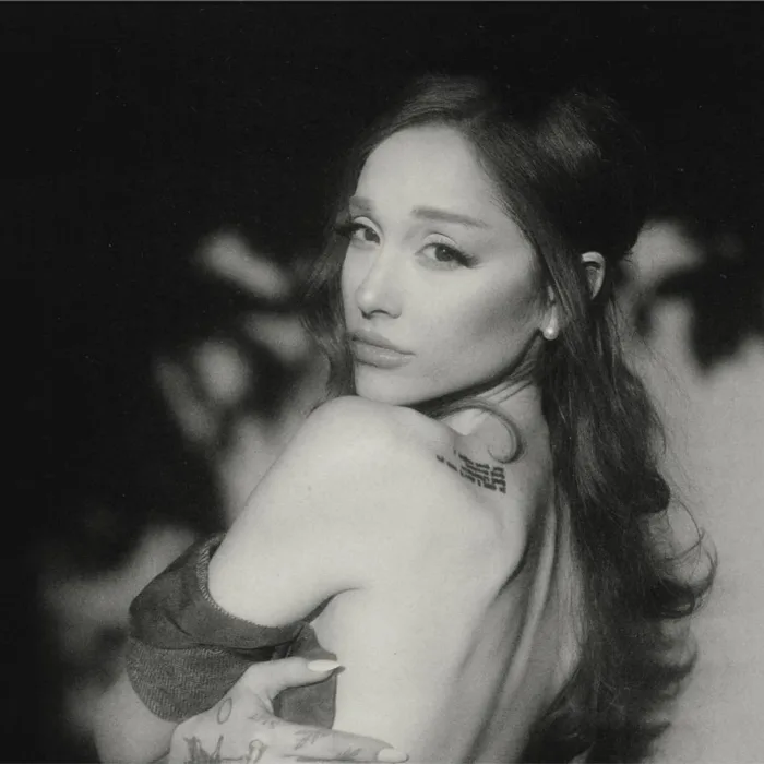 Ariana Grande Petal instagram 1