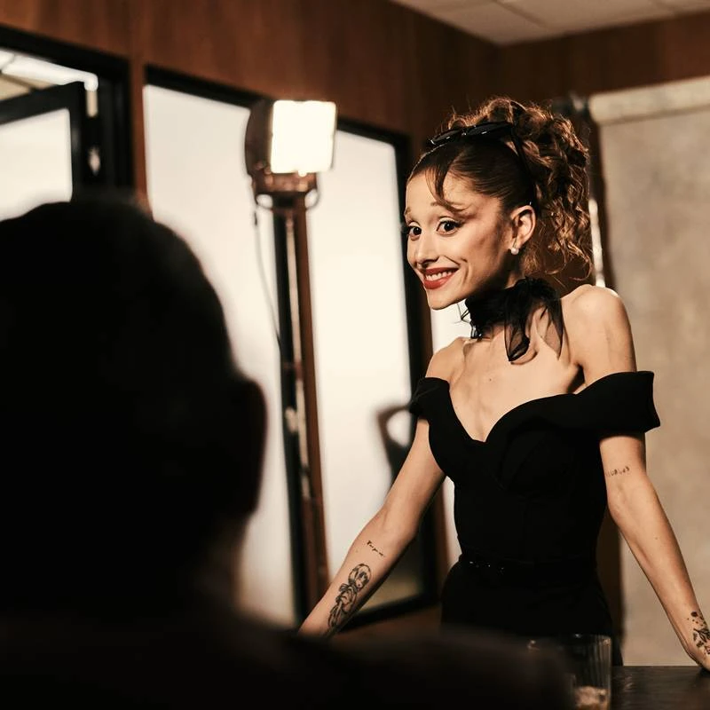 Ariana Grande Petal instagram 5