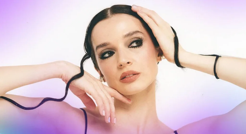 Poppy aposta no metal alternativo teatral e divide atenções no Rock in Rio 1 Poppy Rock in Rio 2026 Anúncio
