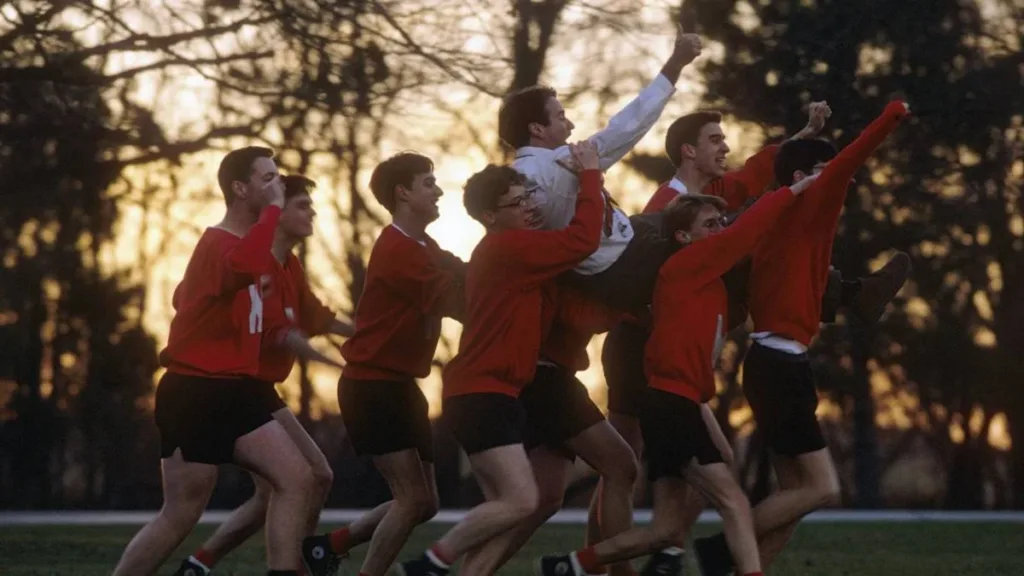 Romantizar o Agora: A Sociedade dos Poetas Mortos Envelheceu Mal? 4 A Sociedade dos Poetas Mortos Dead Poets' Society Disney+ 4