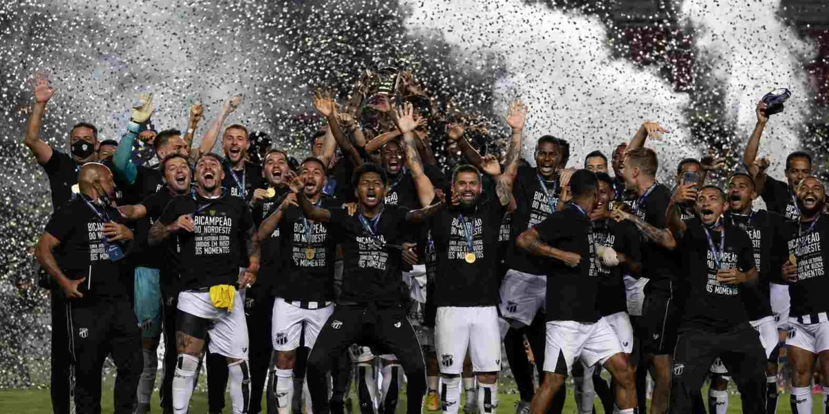 Ceará comemorando a copa do nordeste 2020