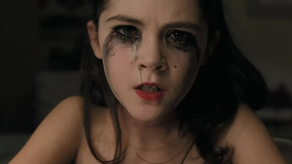 Halloween e Dia das Crianças | 7 Filmes de Terror com Crianças Malignas 7 A Órfã deve estar em qualquer lista de terror para halloween e dia das crianças