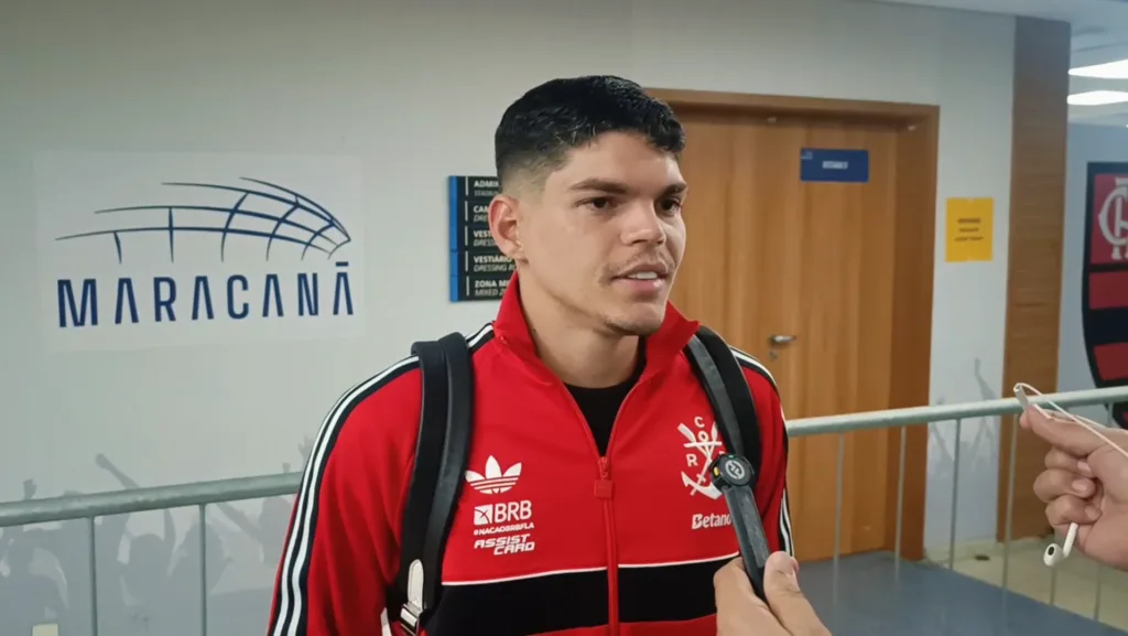Ayrton Lucas - Flamengo 01