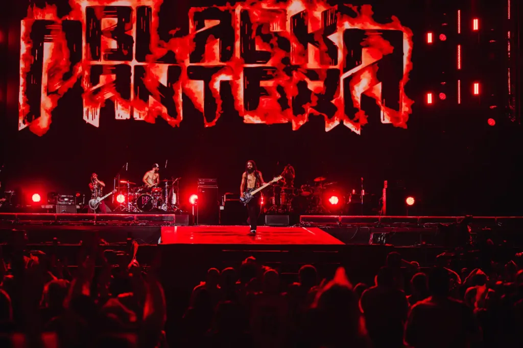 Highlights Rock In Rio 2026 | Chuva, Mosh Pits e Uma Cidade do Rock Mais Entregue no Segundo Dia 4 Black Pantera - Rock in Rio 2026