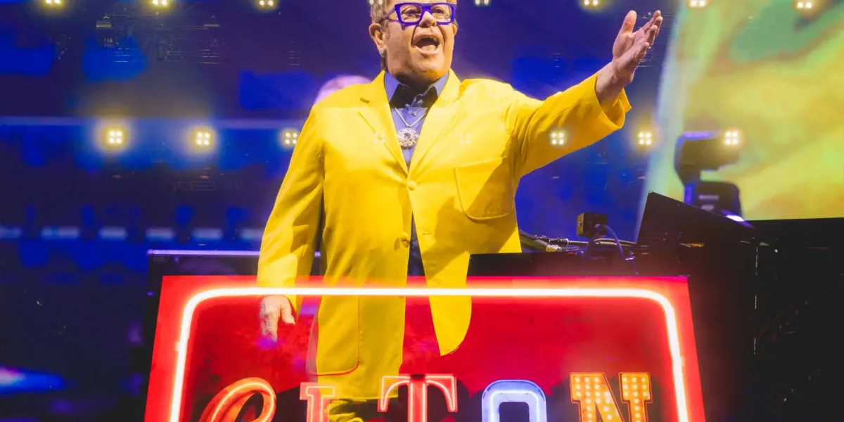 Elton John faz despedida de gala no palco do Rock in Rio Elton John - Rock in Rio 2026