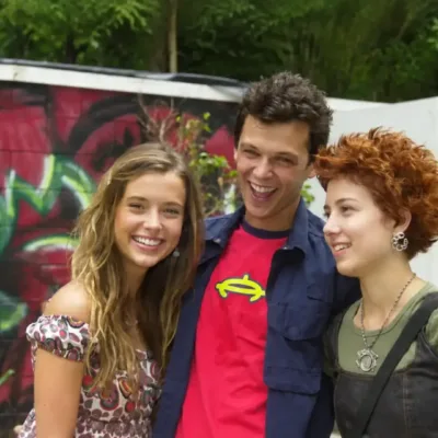 Malhação 2004 - Marjorie,Juliana e Guilherme em pôster promocional da temporada