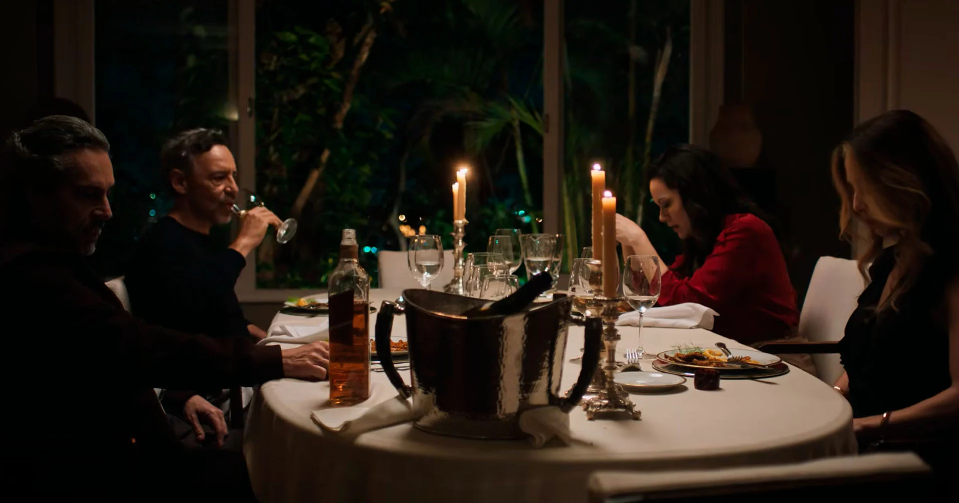 Precisamos falar cena jantar