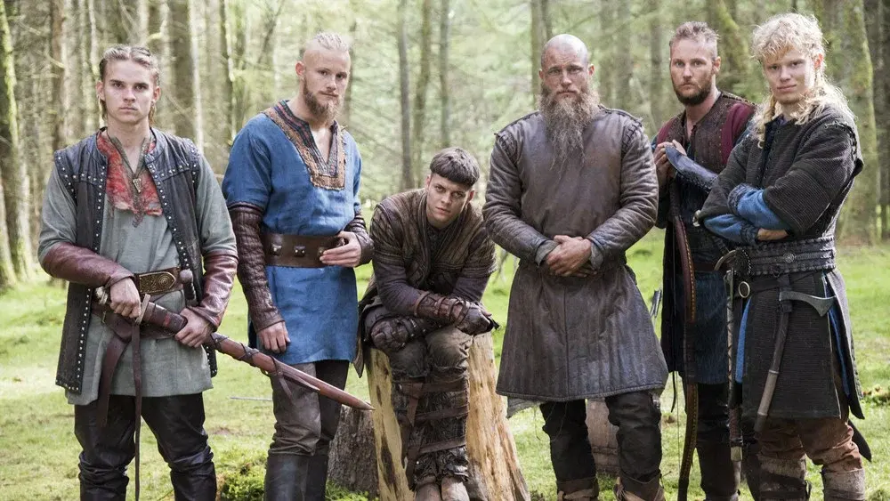 Ragnar Lothbrok em Vikings | Quem é o Personagem Que se Tornou o Símbolo da Série? 6 Ragnar e seus filhos juntos