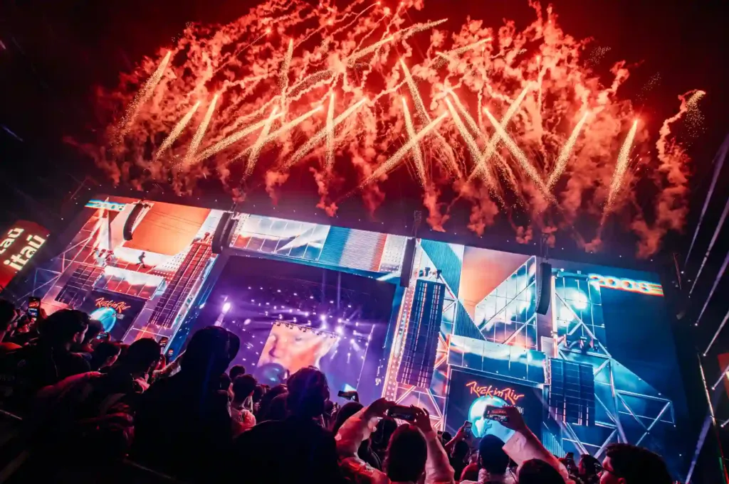 Highlights Rock In Rio 2026 | Chuva, Mosh Pits e Uma Cidade do Rock Mais Entregue no Segundo Dia 7 Rock in Rio 2026 - Fogos