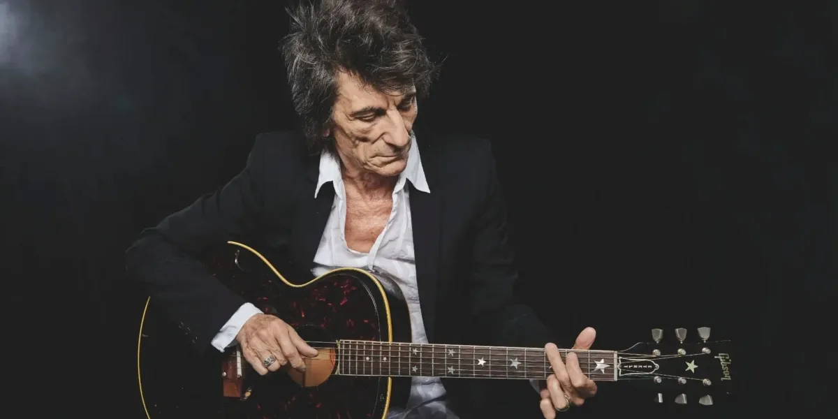 Ronnie Wood Revela a Disciplina, as Sombras de 2026 e a Imortalidade dos Rolling Stones Ronnie Wood
