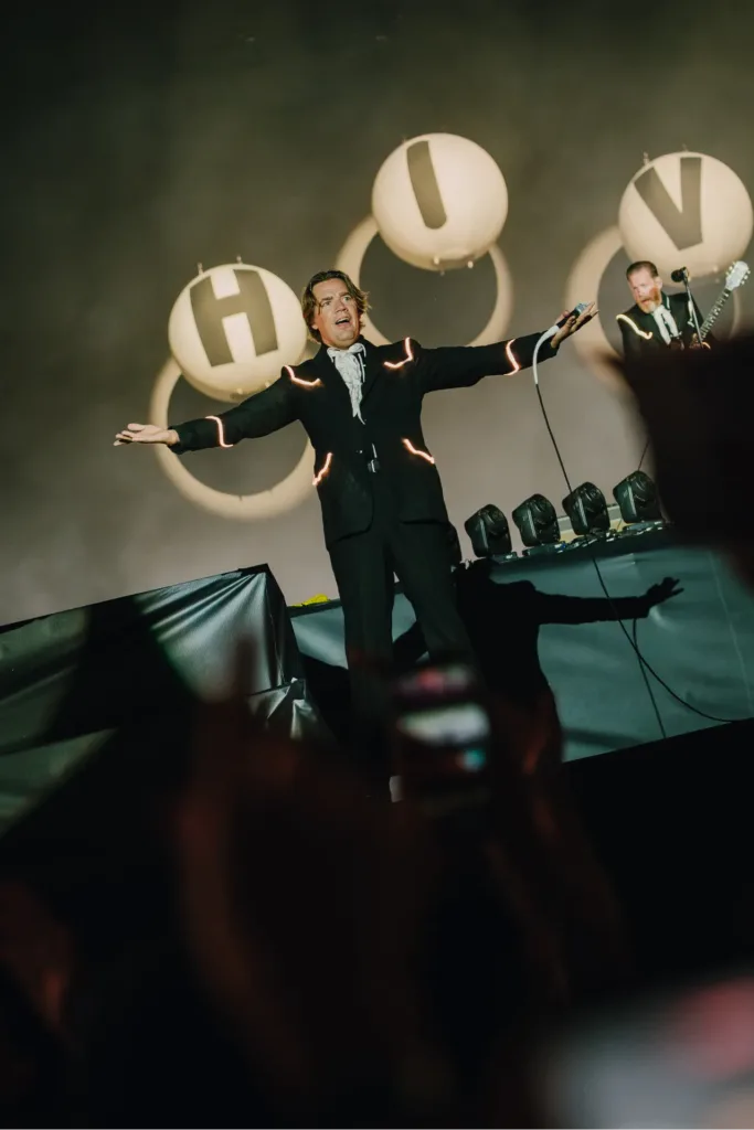 The Hives No Rock In Rio 2026 | Pelle Almqvist Faz o Palco Mundo Dançar no Grito 3 The Hivers