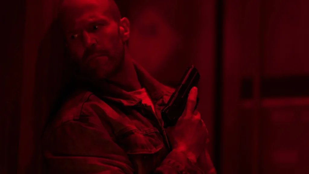 Código: Vingança | Jason Statham Apresenta seu Próprio “Duro de Matar” em um Navio 1 Código Vingança 2026 Jason Statham Mutinity Paris Filmes 1