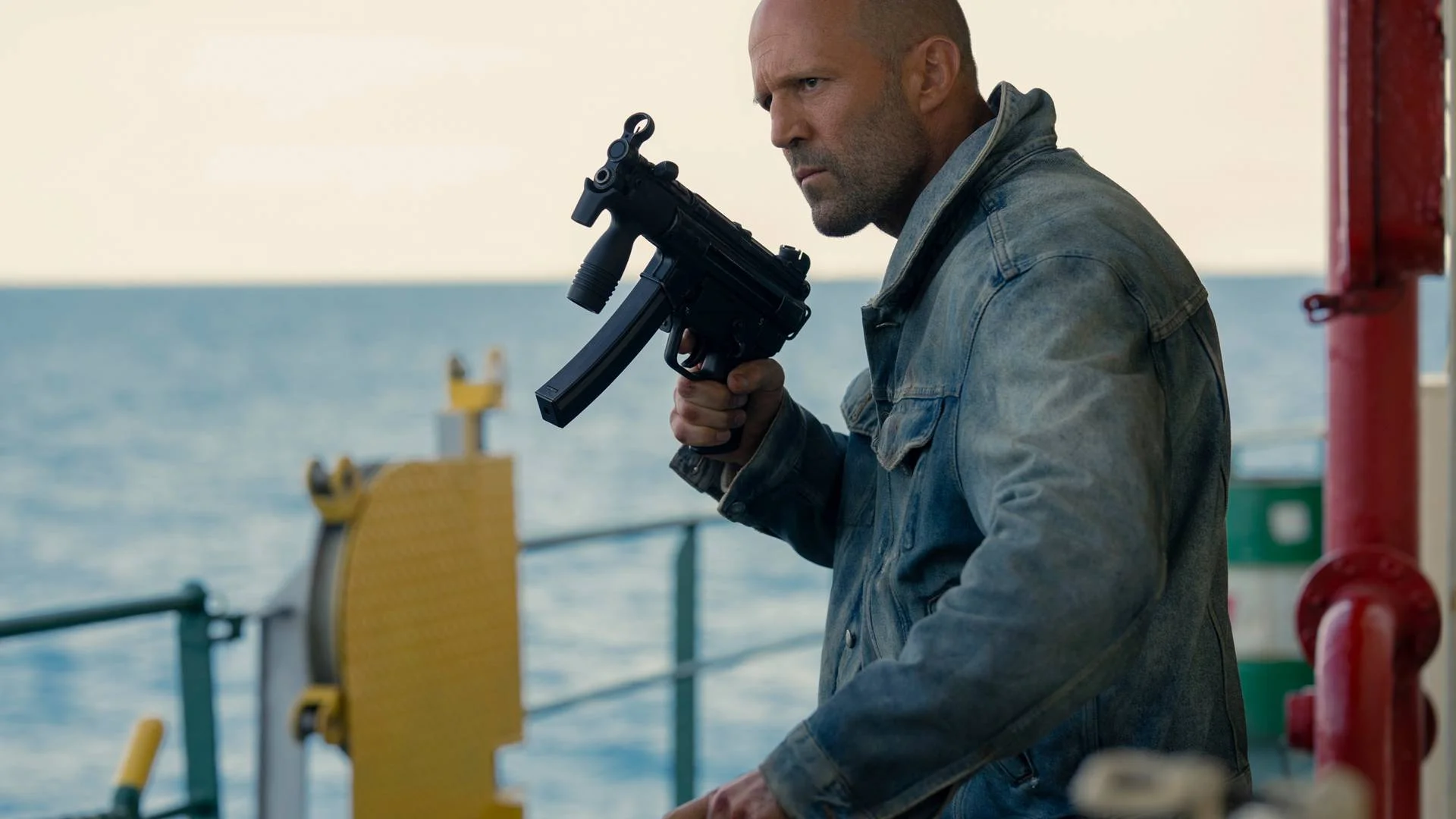 Código: Vingança | Jason Statham Apresenta seu Próprio “Duro de Matar” em um Navio 4 Código Vingança 2026 Jason Statham Mutinity Paris Filmes 2