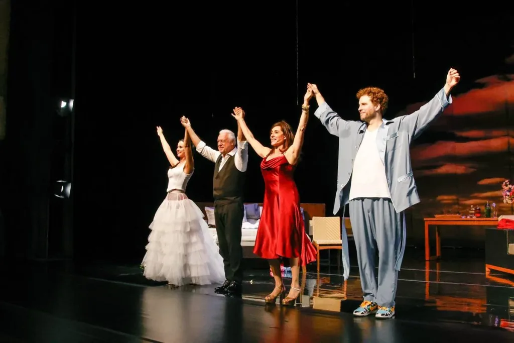 Dois de Nós | Peça Reflete Sobre o Tempo e a Vida a Dois 3 Dois de Nós Peça Teatro 3