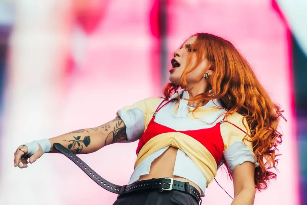 Rock in Rio 2026 | Carol Biazin Esquenta Dia Chuvoso Com Uma Pegada R&B 1 Rock in Rio 2026 Carol Biazin Joyce Alane 3