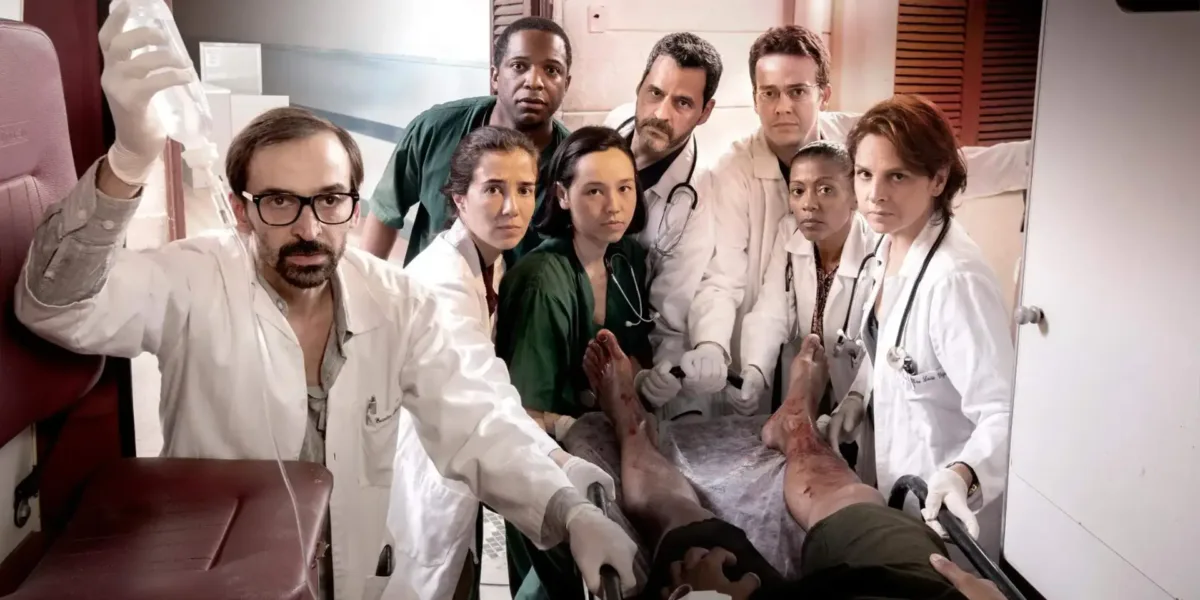 5-series-que-abordam-os-limites-eticos-da-saude-sob-pressao-pôster promocional com os médicos em ação