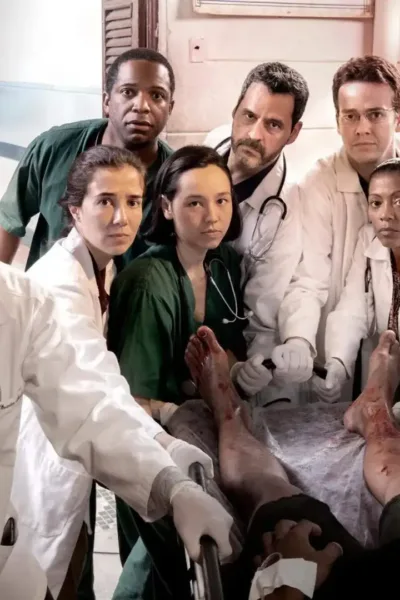5 Séries Que Mostram Os Dilemas Éticos Enfrentados Por Profissionais De Saúde 5-series-que-abordam-os-limites-eticos-da-saude-sob-pressao-pôster promocional com os médicos em ação
