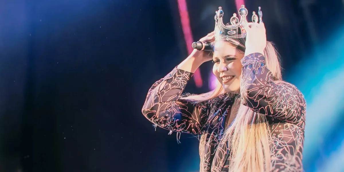 “Marília Mendonça: Sentimento Louco” Revela Histórias da Infância e os Primeiros Passos da Rainha da Sofrência Marília Mendonça Sentimento louco 01