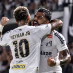 Neymar e Gabigol comemorando gol pelo Santos Brasileirão