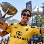 Yago Dora comemorando título WSL